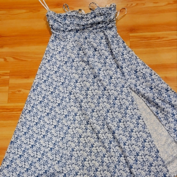 Summer dress - Picture 1 of 3